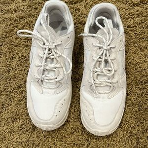 Nike Air sneakers barely worn. Very comfortable.